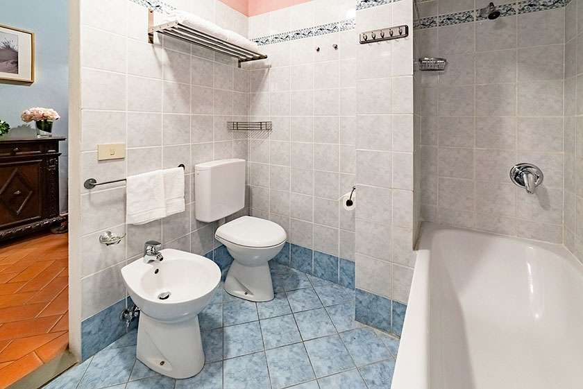 oltrarno-9_bathroom-1